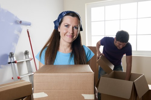 Small moving service for homes and offices near Stockwell